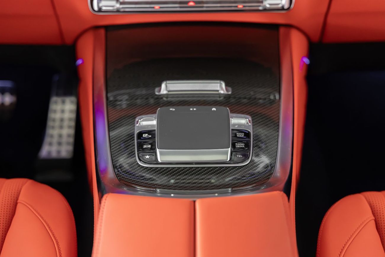 Mercedes-Benz G 63 AMG Double Night Pack|Fully Loaded|2026 Fully Cardbon Fiber |Gargash Auto Warranty PERFOMANCE PACKAGE