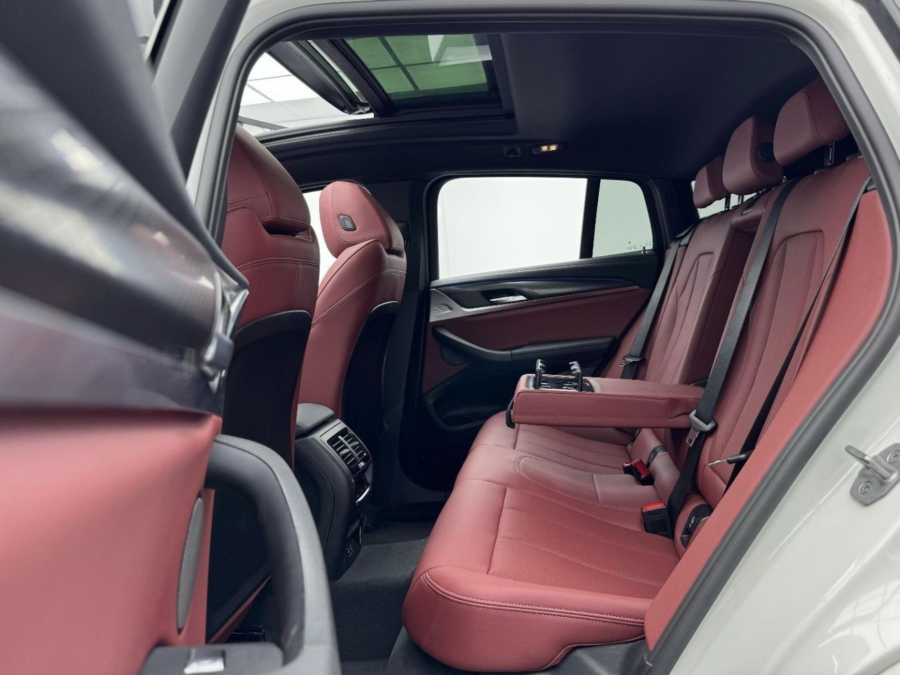 بي أم دبليو X4 xDrive 30i M Sport 2.0L 2024 BMW X4 xDrive30i M-Sport, 2029 BMW Warranty + Service Pack, Very Low Km