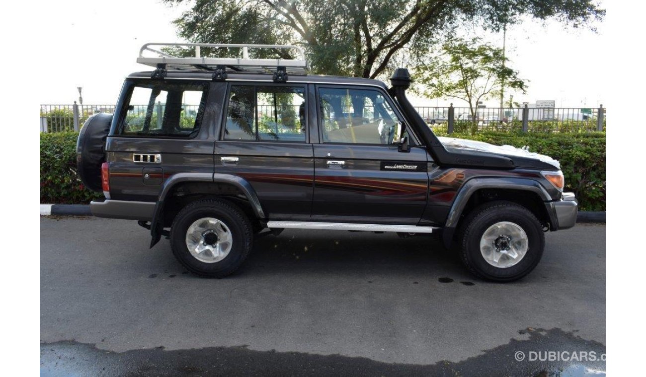 تويوتا لاند كروزر هارد توب 76 HARDTOP LX SPECIAL V8 4.5L DIESEL MANUAL TRANSMISSION WAGON