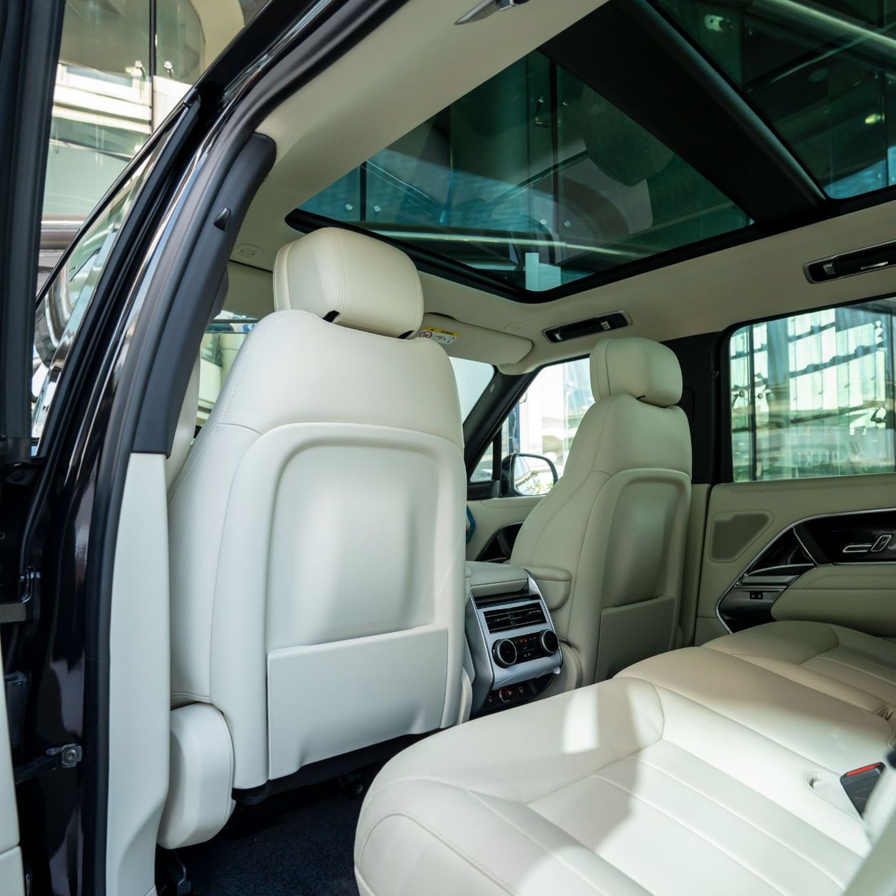 Land Rover Range Rover HSE P400 3.0L 2025 RANGER ROVER VOUGE V6 HSE BRAND NEW GCC WITH 5 YEARS WARRANTY