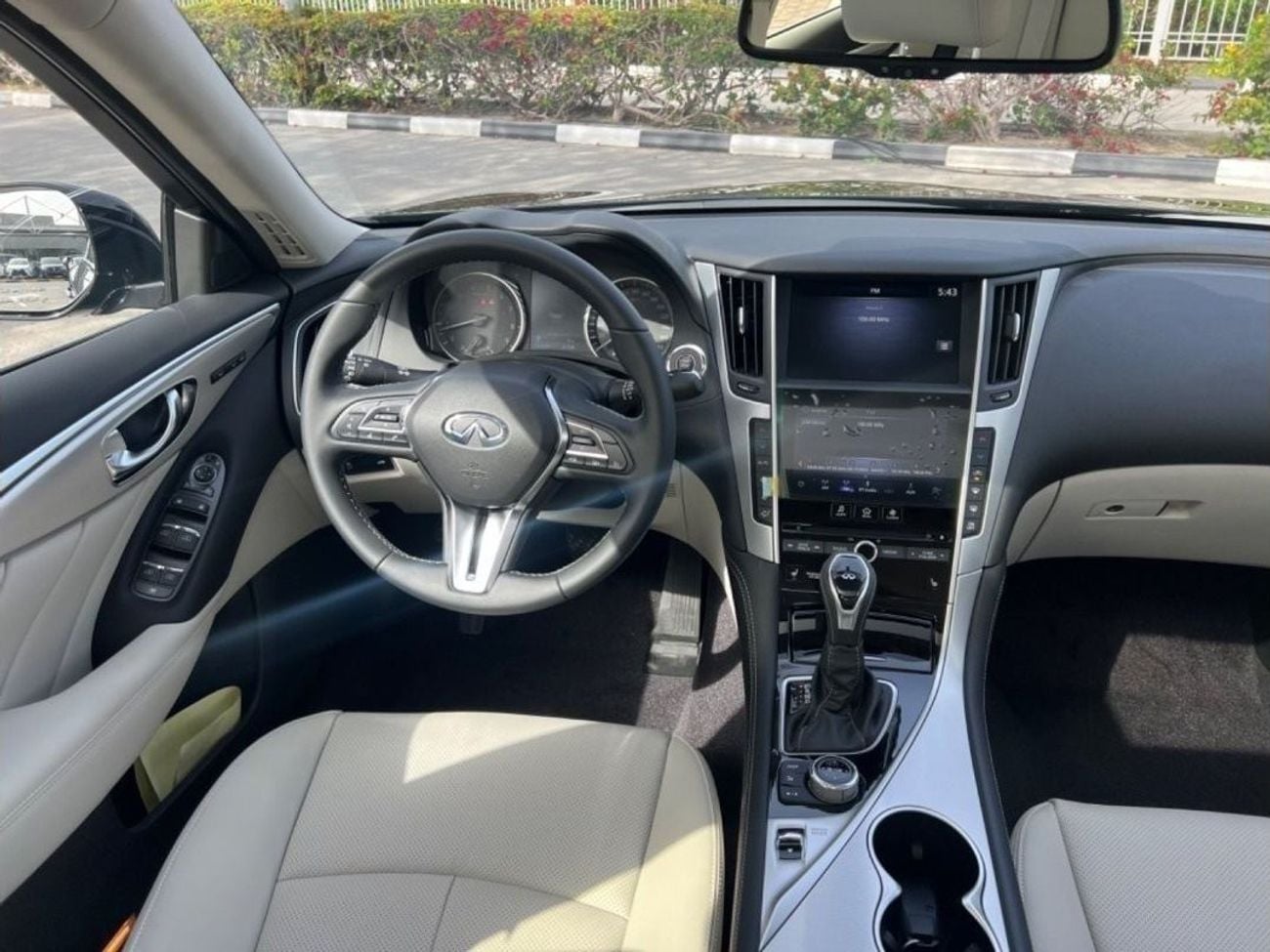 Infiniti Q50 Luxe 3.0L
