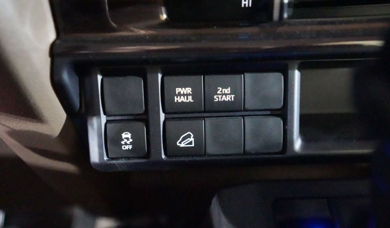 Toyota Land Cruiser Pick Up TOYOTA LC PICKUP SC 4.0L PETROL AUTOMATIC TRANSMISSION 2024 FULL OPTION WITH LED LIGHTS