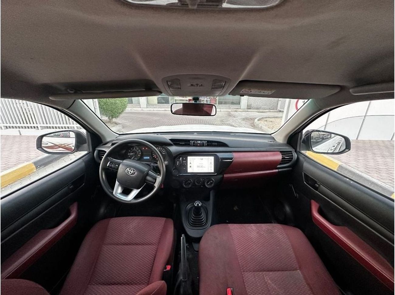 Toyota Hilux GLX 2 2.7L RWD