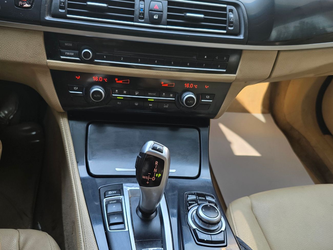 بي أم دبليو 520i