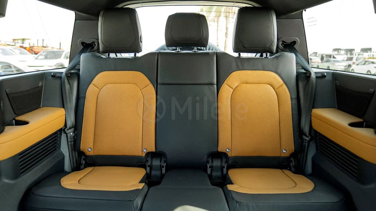 Land Rover Defender 130 | 2-YEAR WARRANTY + SERVICE AVAILABLE | IN-HOUSE FINANCING | 0% DOWNPAYMENT (BANK)