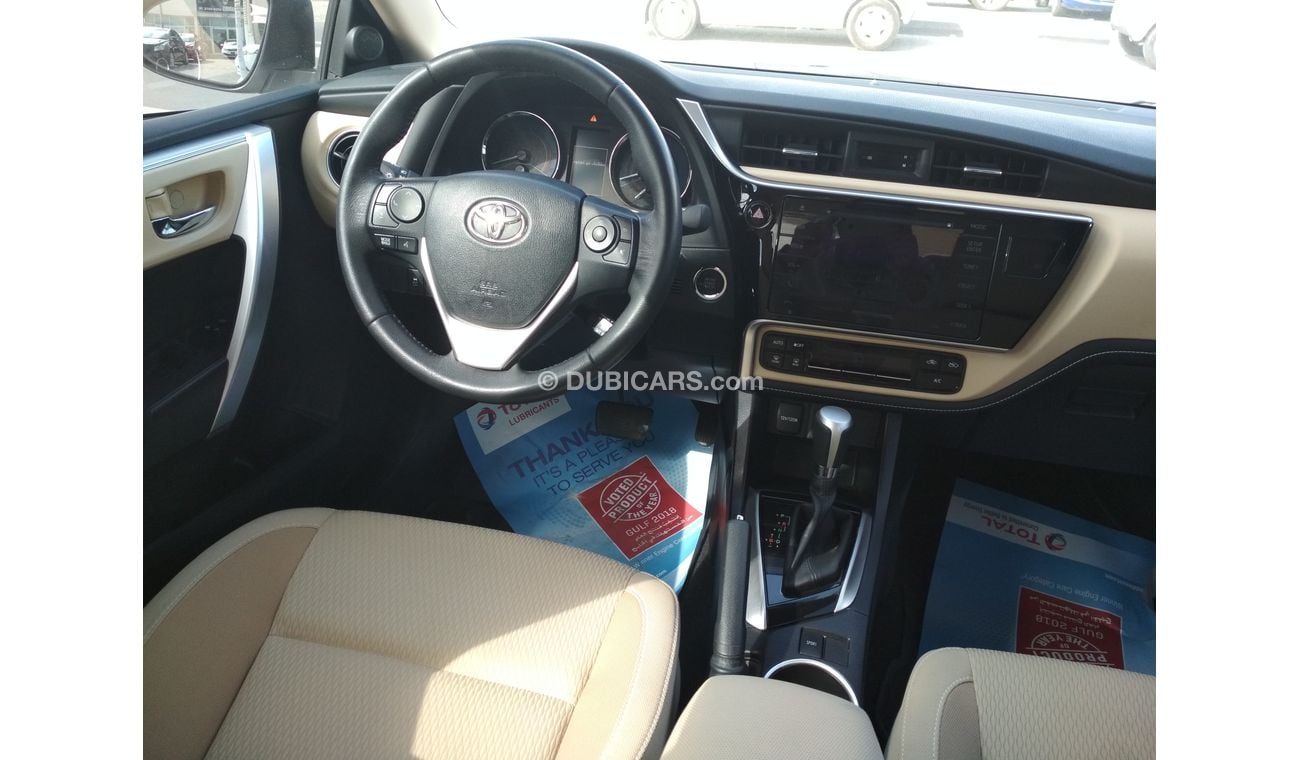 تويوتا كورولا 2017 سلفر خليجى تحت الضمان بصمة فتحة سقف حالة وكالة بدون صبغ بدون حوادث ممتاذة ماشية قليل