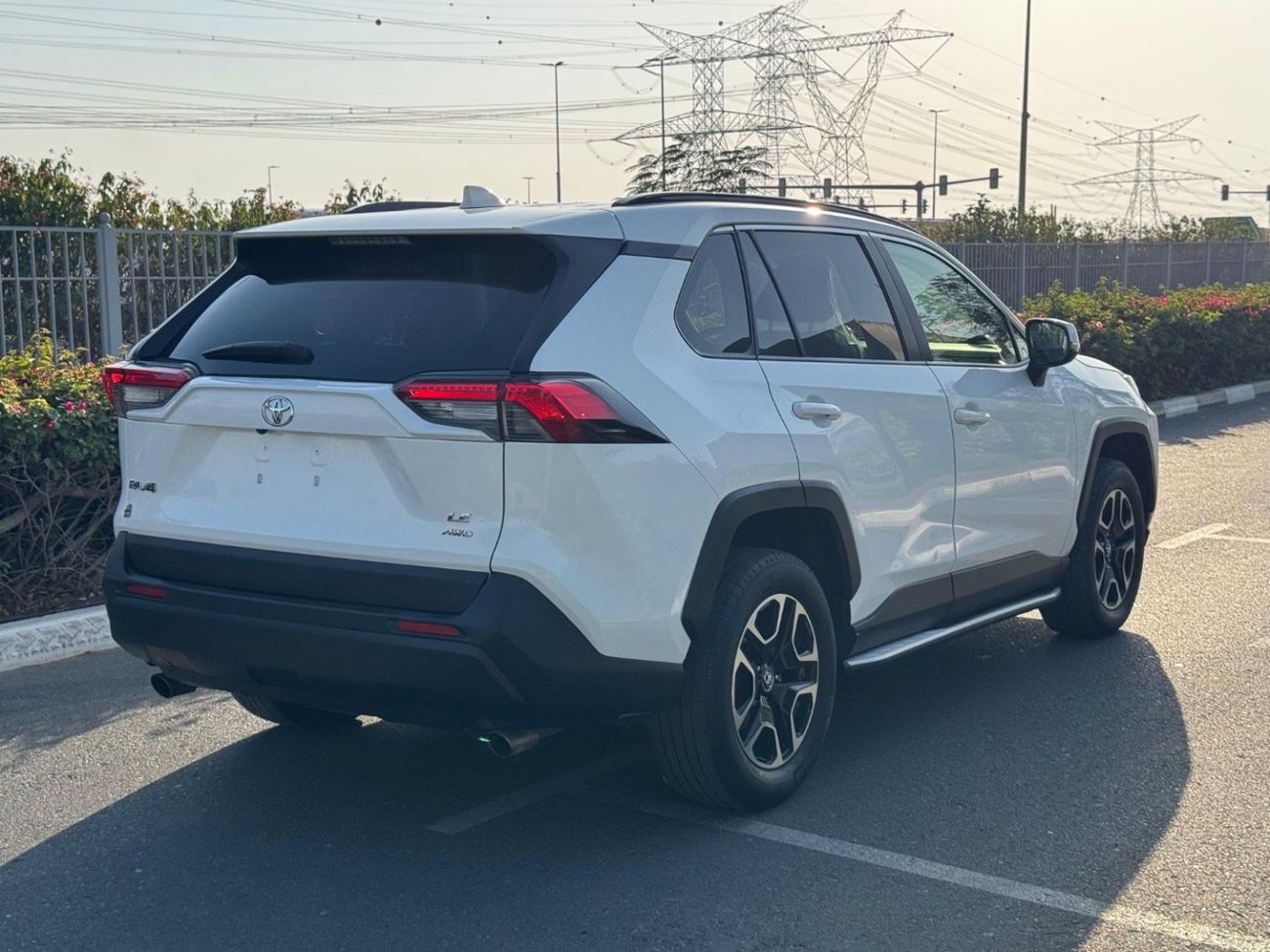 Toyota RAV4 2019 LE 4x4 LEATHER SEATS US SPEC