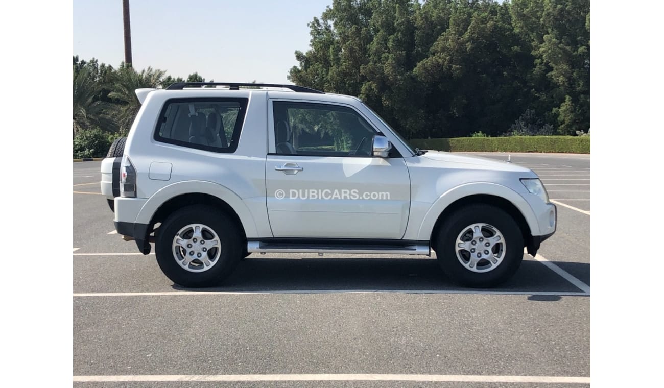 ميتسوبيشي باجيرو موديل 2008 خليجي فل مواصفات كراسي جلد ومثبت سرعه وتحكم كهربي كامل ونظام صوت ممتاز وكاميرا خلفيه