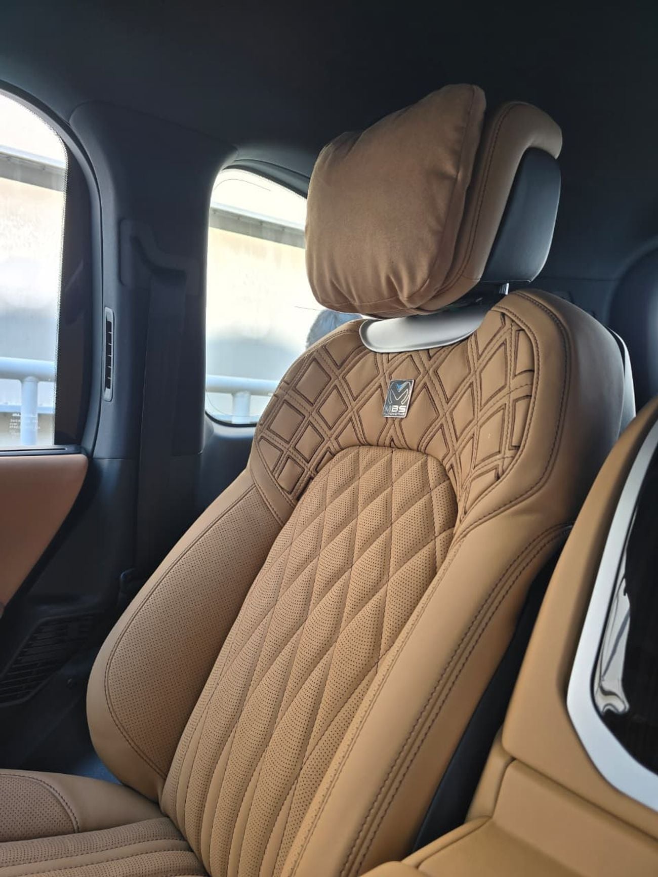 لكزس LX 600 3.5L SIGNATURE FULL OPTION WITH MBS AUTOBIPGRAPHY VIP MASSAGE SEAT