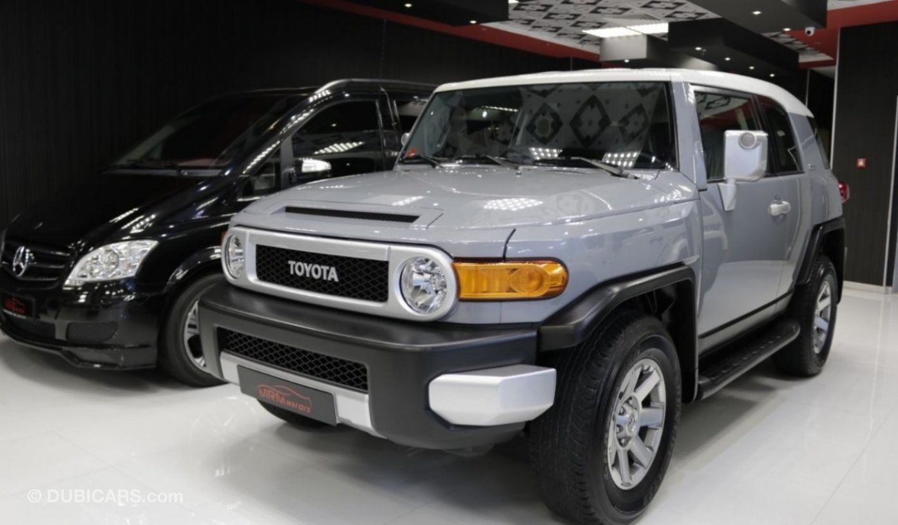 تويوتا إف جي كروزر TOYOTA FJ CRUISER GXR-2017-36000 KM GCC SPECS-PERFECT CONDITION