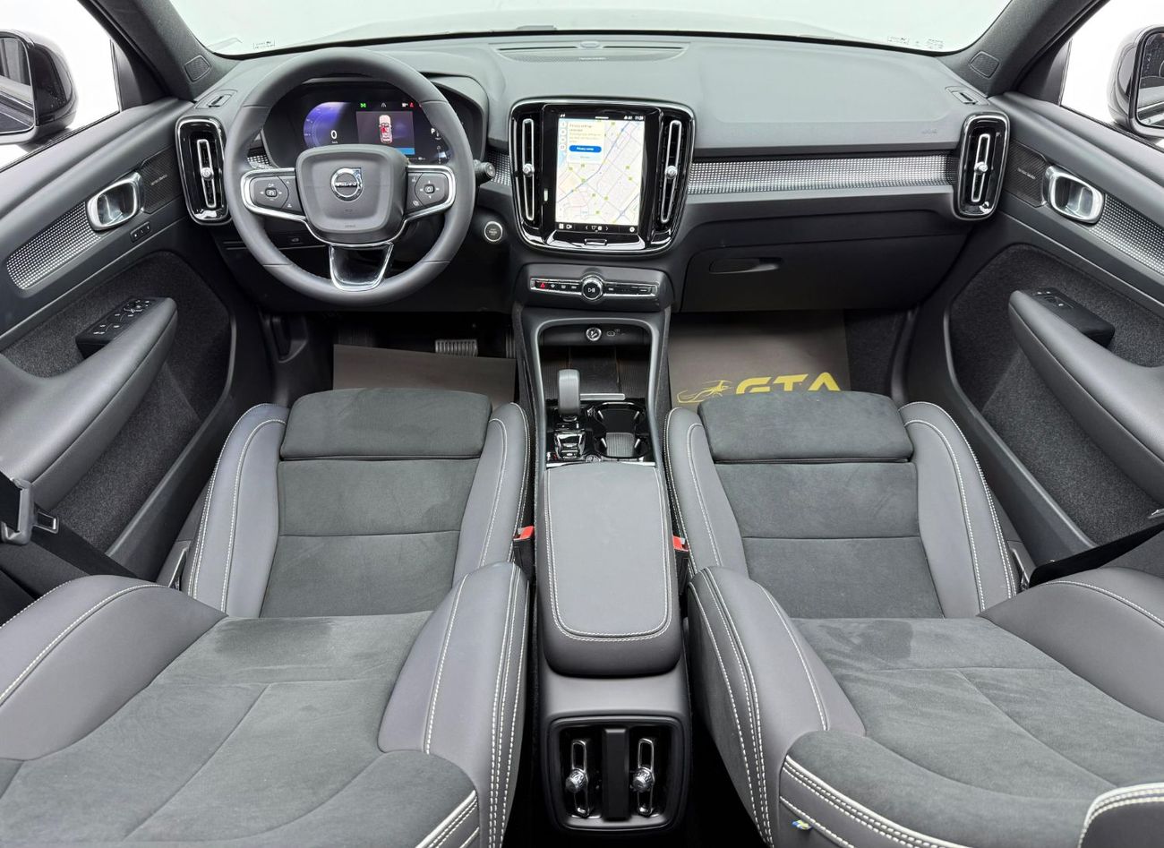 Volvo XC40 B4 2024 Volvo XC40 B4, 2027 Volvo Warranty, 2029 Volvo Service Pack, Very Low Km, Fully Loaded, GCC