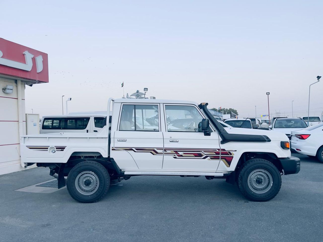 تويوتا لاند كروزر بيك آب Std 4.0L Double Cab Utility 4WD