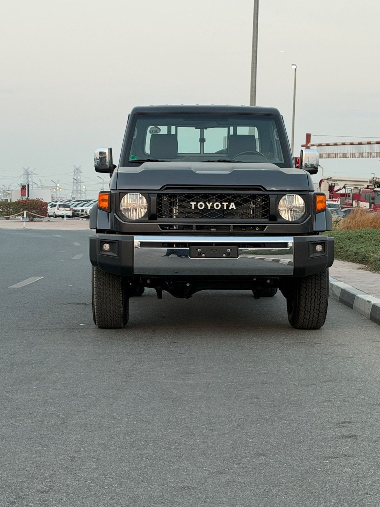تويوتا لاند كروزر بيك آب Std 4.0L Single Cab Utility 4WD