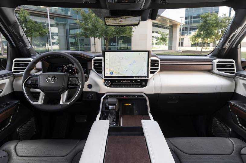 Toyota Sequoia interior - Cockpit