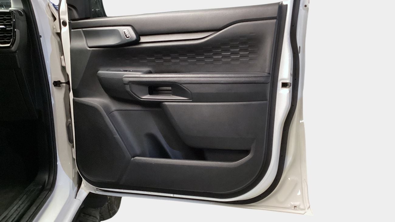 فورد ايفرست 2.3 XLS 4WD AUTO CLOTH OFF ROAD 18ALW | شامل الضمان | 0 ﺪﻔﻋﺓ ﺃﻮﻟﻯ