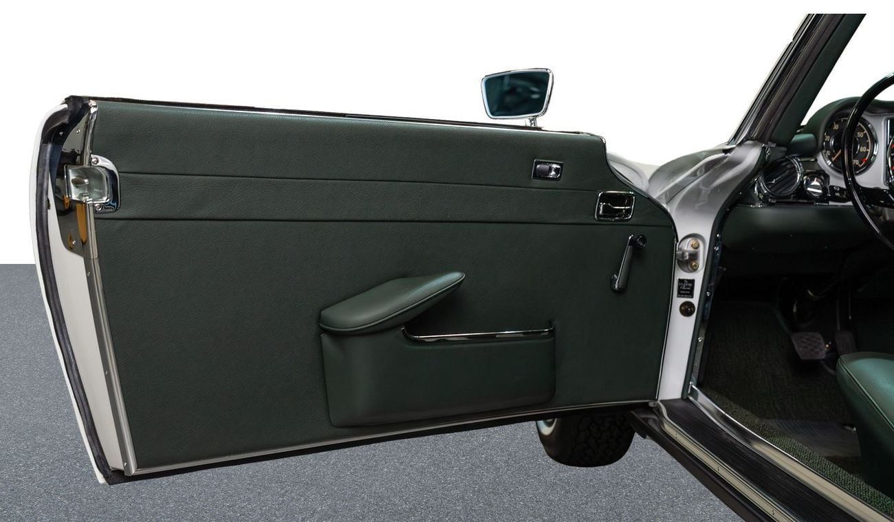 برابوس كلاسيك - مرسيدس بنز 280 SL باغودا