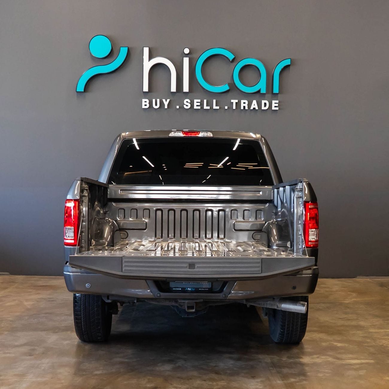 Ford F 150 XLT 5.0L (385 HP) Double Cab Utility AED 2,572 P.M • 0% Downpayment • Ford F-150 XLT Crew • 1 Year W