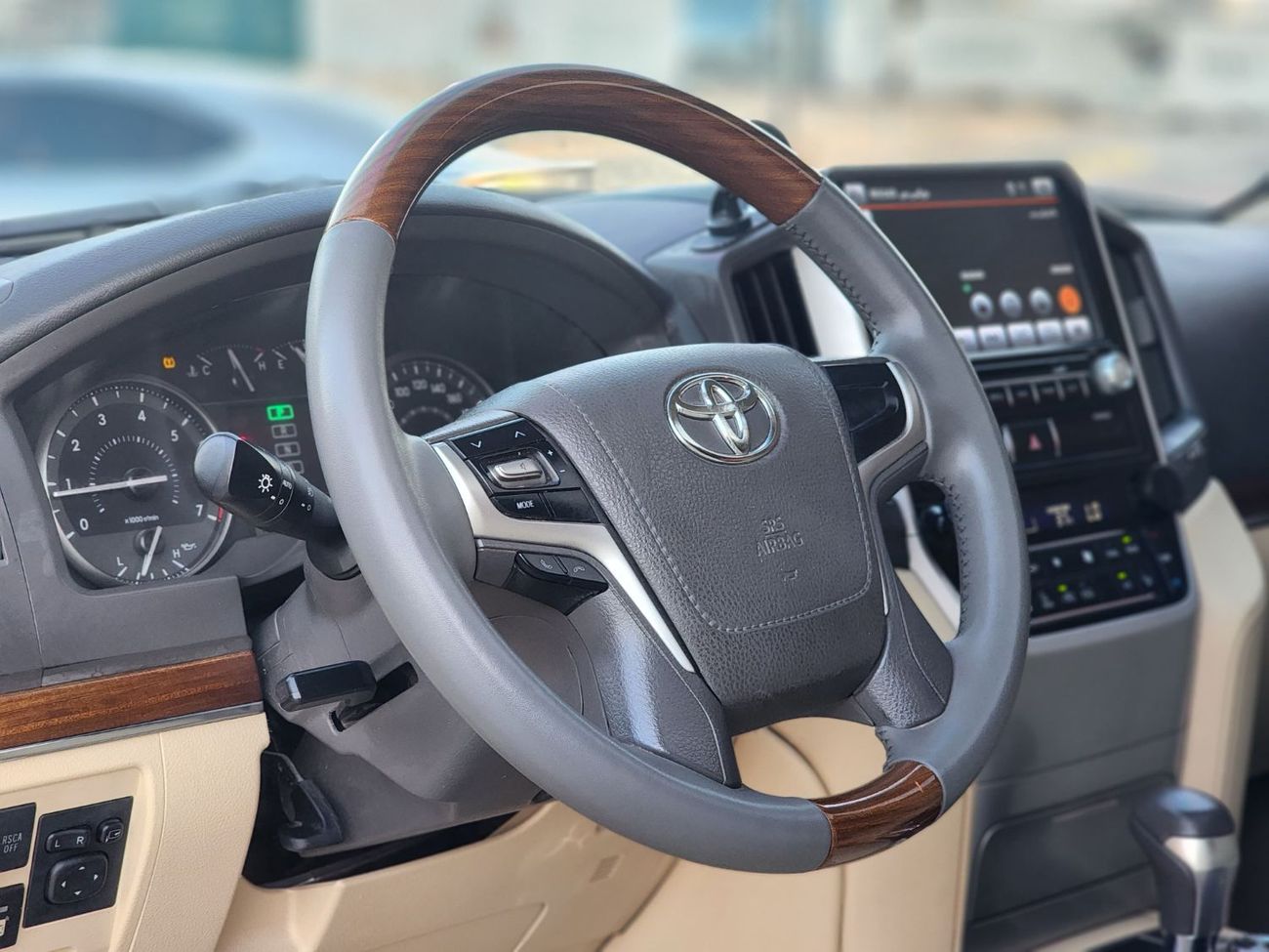 تويوتا لاند كروزر GX.R V8