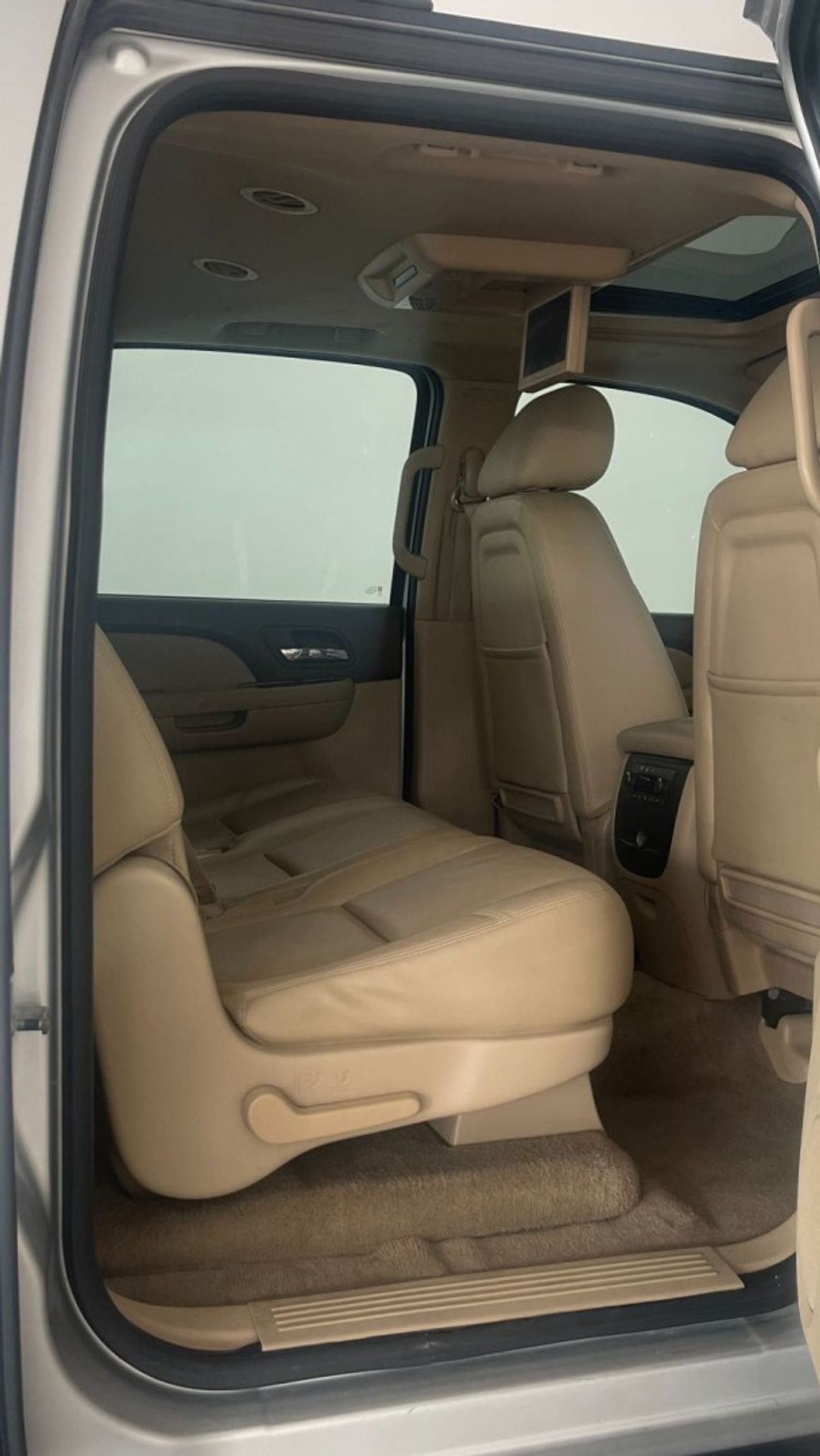 GMC Yukon XL 5.3L-8CYL SUNROOF EXCELLENT CONDITION