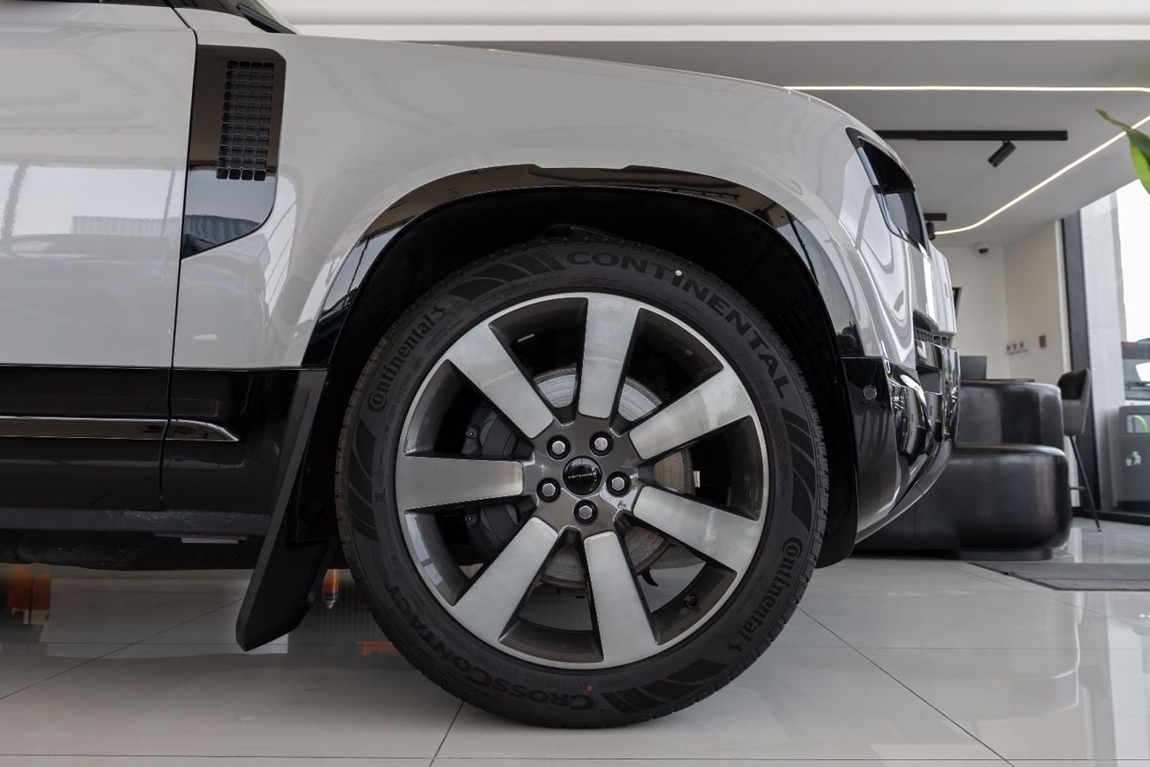 لاند روفر ديفندر Land Rover Defender | 110 X-Dynamic SE (P400) | GCC Specs | 2026 (Export)