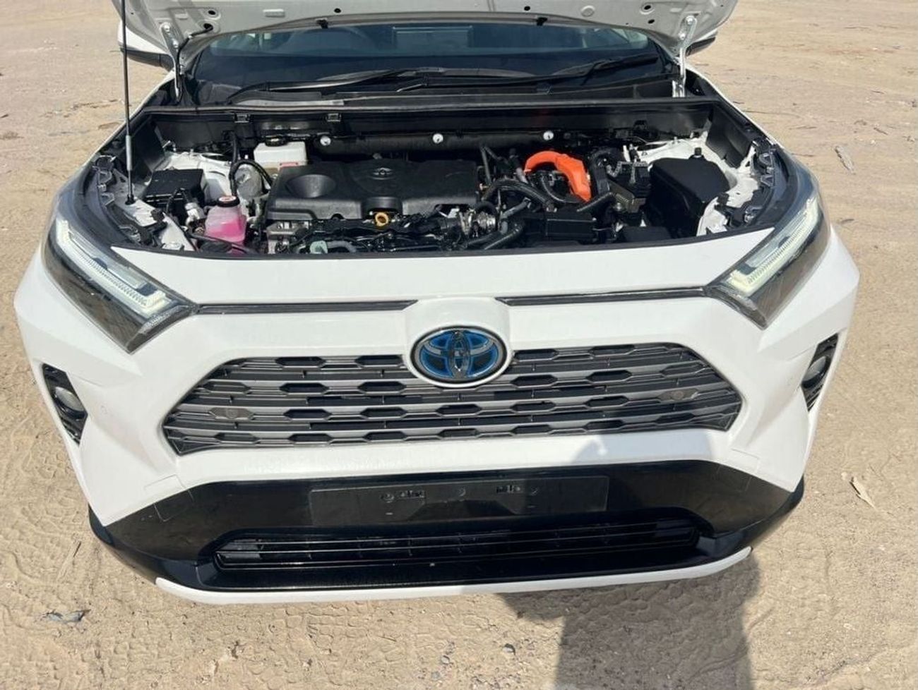 تويوتا راف ٤ hybrid petrol 2.5 liter right hand with  radar drive push start push start