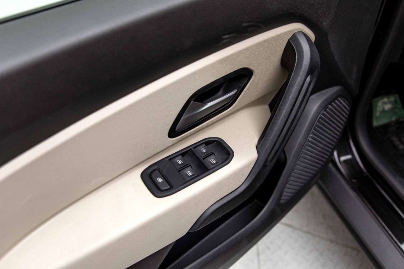 Renault Duster SE 1.6L - Black Inside Black | Export Only