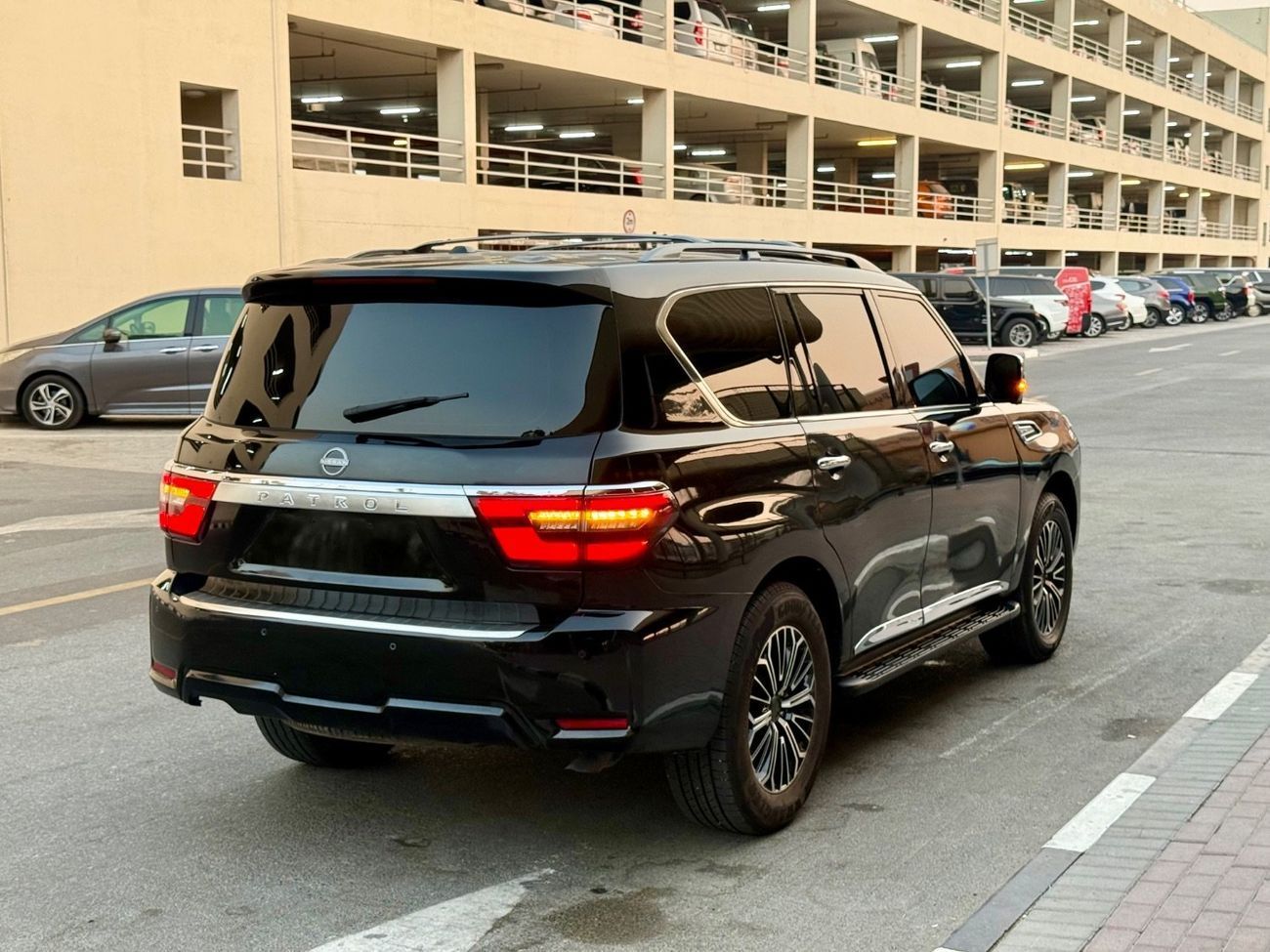 نيسان أرمادا 2018 PLATINUM PATROL KIT (4x4) 2022 - 5.6 V8 US SPEC