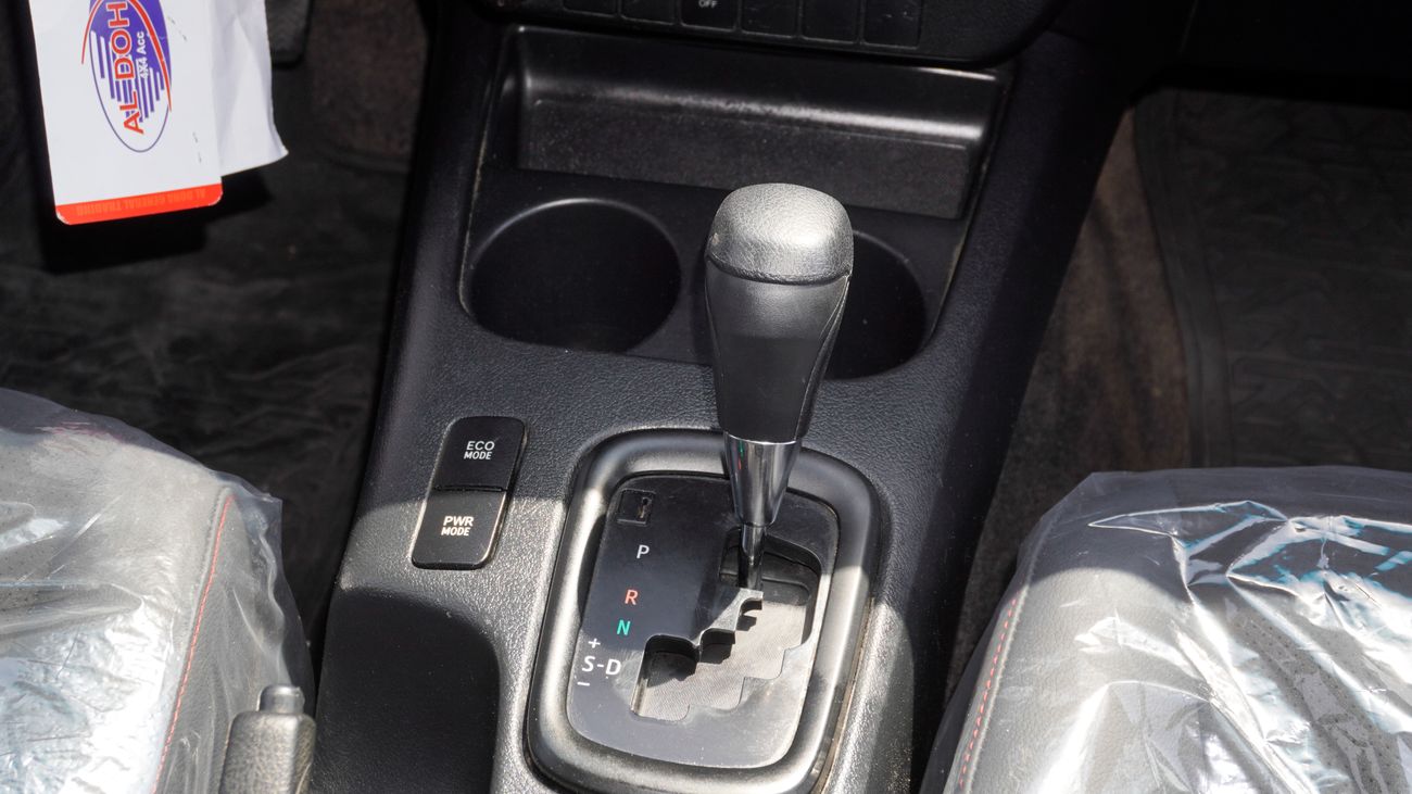 تويوتا هيلوكس GL with 2024 body Kit