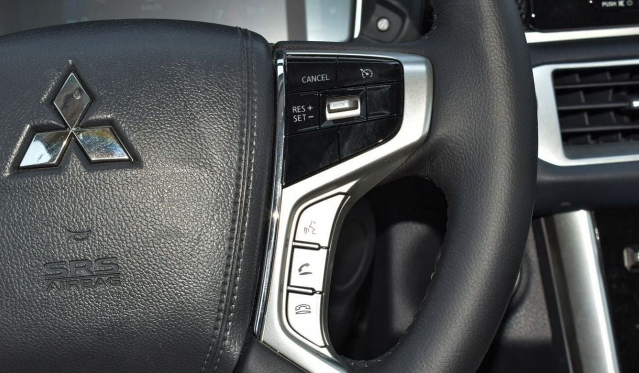 ميتسوبيشي إكسباندر Brand New Mitsubishi Xpander Cross 1.5L| Petrol | White/Black | 2025 | For Export Only