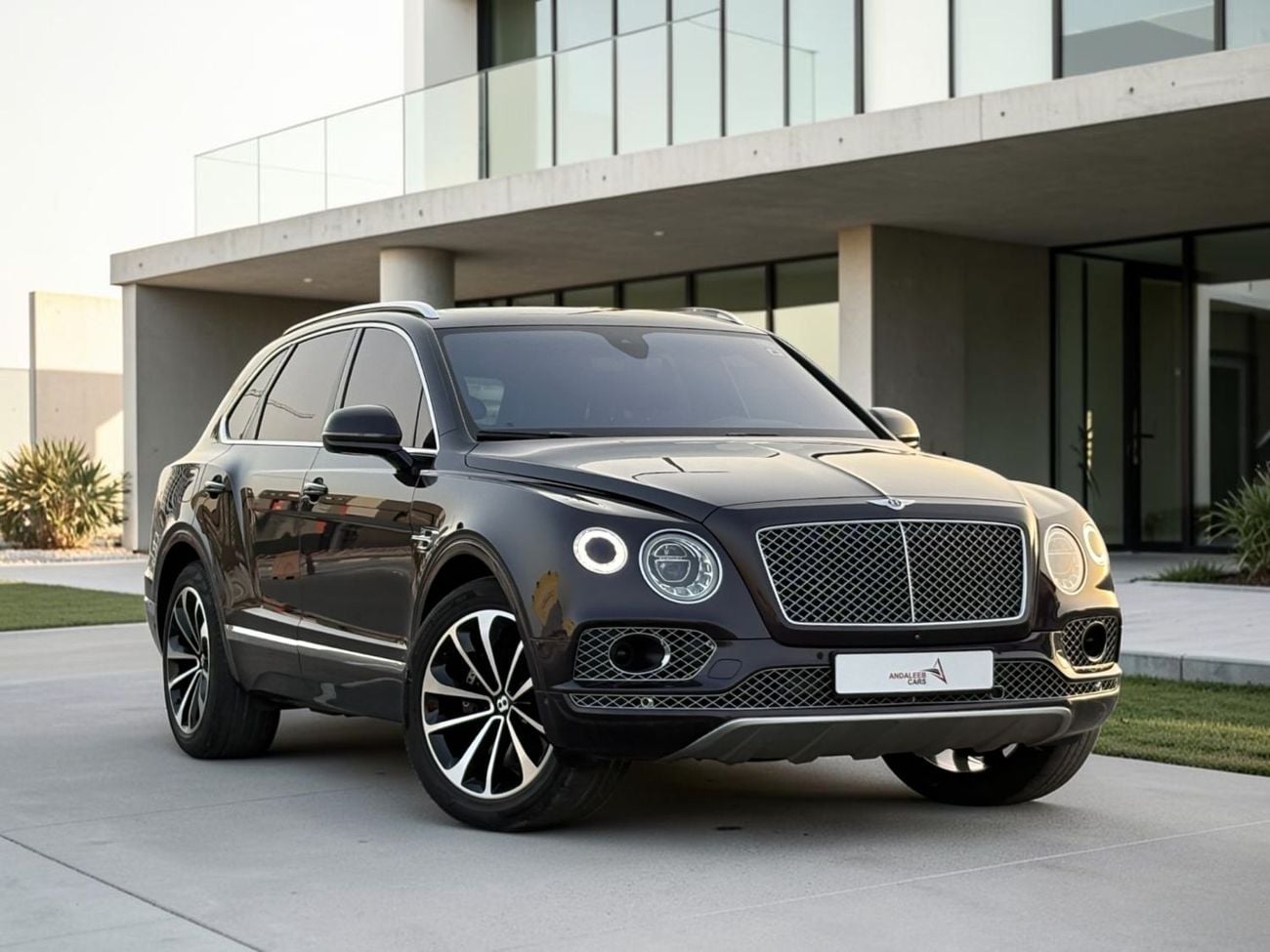 بنتلي بينتايجا AED 3,990 P.M | 0% DOWN PAYMENT | BENTLEY BENTAYGA | 6.0L W12 | 2017 | GCC SPECS