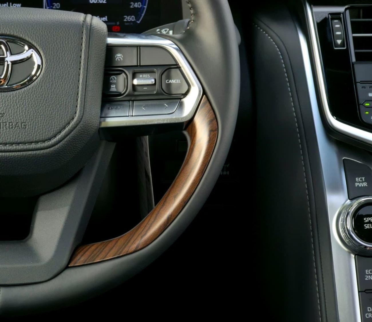 تويوتا لاند كروزر Toyota Land Cruiser VX 4.0 2025 Full