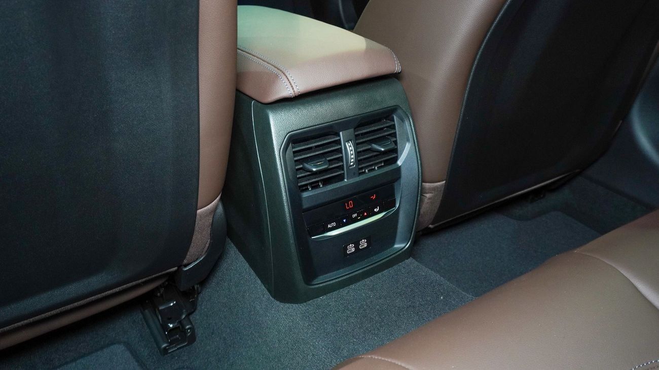 بي أم دبليو 330i M Kit