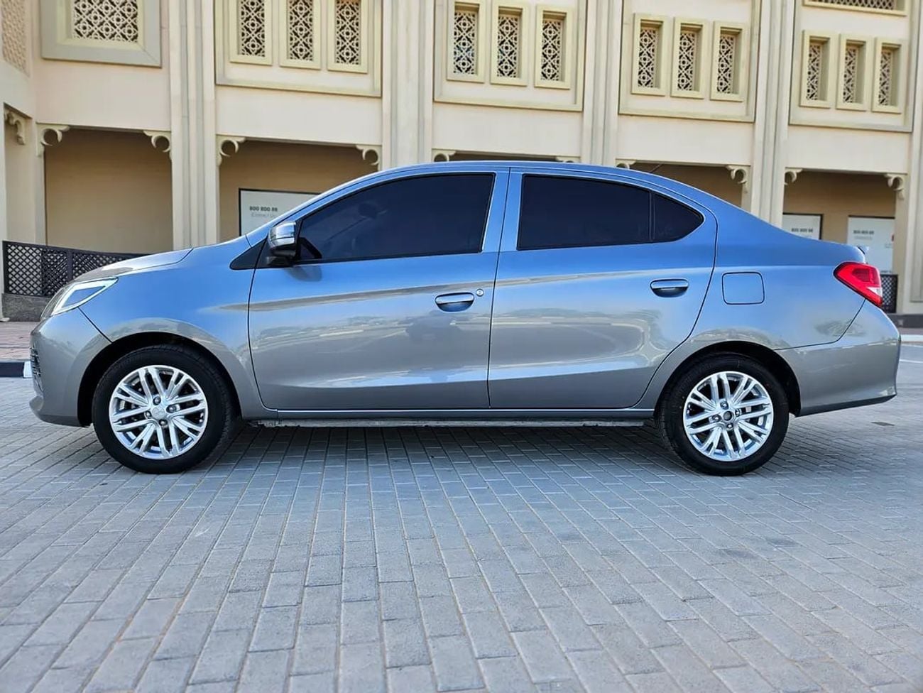 ميتسوبيشي اتراج GLX GCC Premium Condition With Low KM Perfect Inside Out