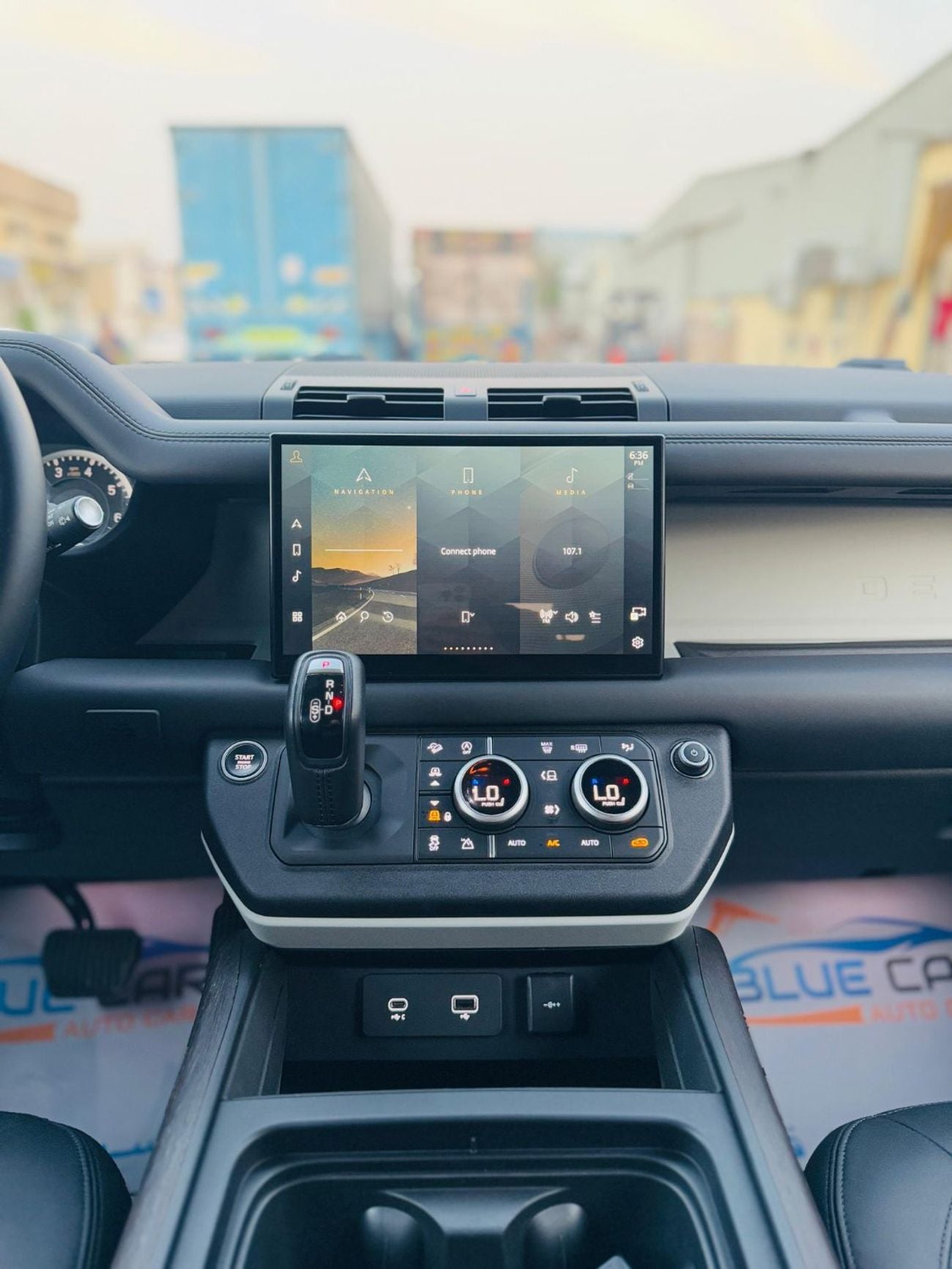 لاند روفر ديفندر