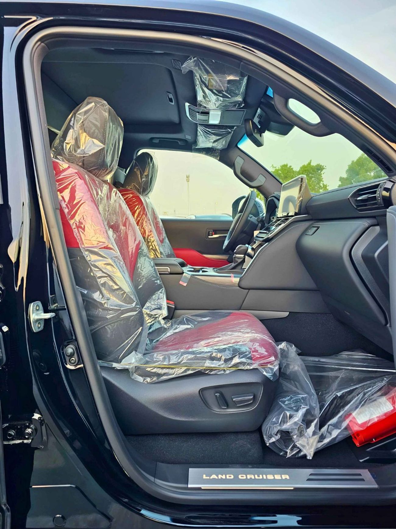 Toyota Land Cruiser VXR TWIN TURBO EXCL / HIGH OPTION / SUNROOF / LEATHER / POWER SEATS/3.5L PETROL V6 A/T/ (CODE#LCTVXR