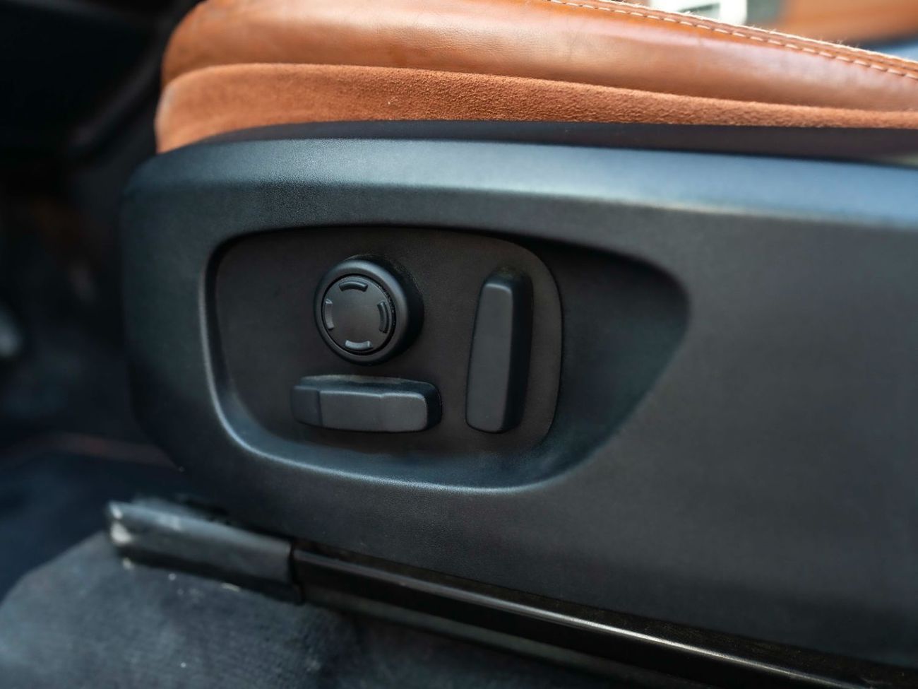 لاند روفر دسكفري سبورت HSE Luxury 2.0L