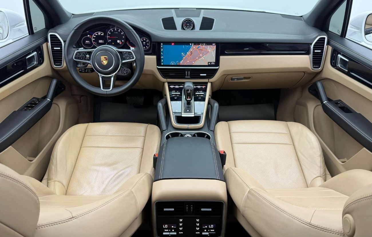 Porsche Cayenne Std 3.0L (340 HP) 2018 Porsche Cayenne, Warranty, Sport Chrono Package, Excellent Condition, GCC