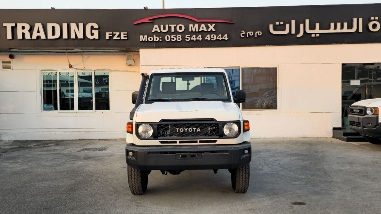 Toyota Land Cruiser Pick Up TOYOTA LC 79 S/C A/T 2.8L DSL MODEL YEAR 2025 WHITE(WITH DIFFIRENTIAL LOCK)