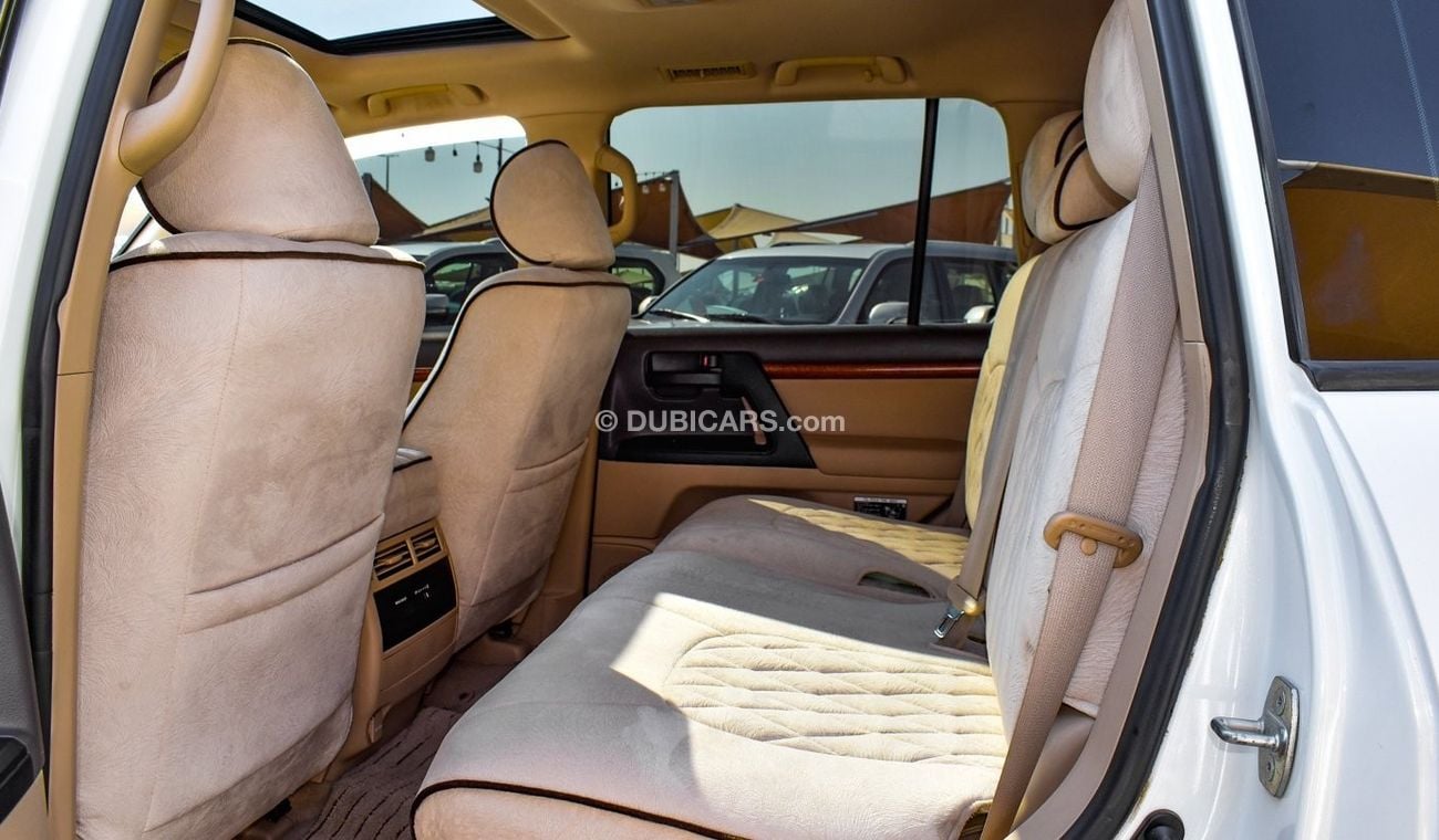 Toyota Land Cruiser GXR V8