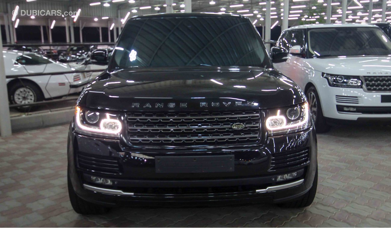 Land Rover Range Rover Vogue HSE With SE Supercharged Badge