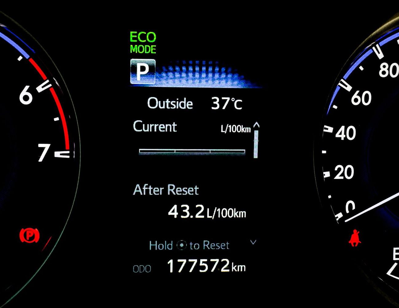 Toyota Hilux GLX Toyota Hilux Automatic | 2.7 L | 2020 | GCC | Accident-Free | In Excellent Condition | 1092 P.M