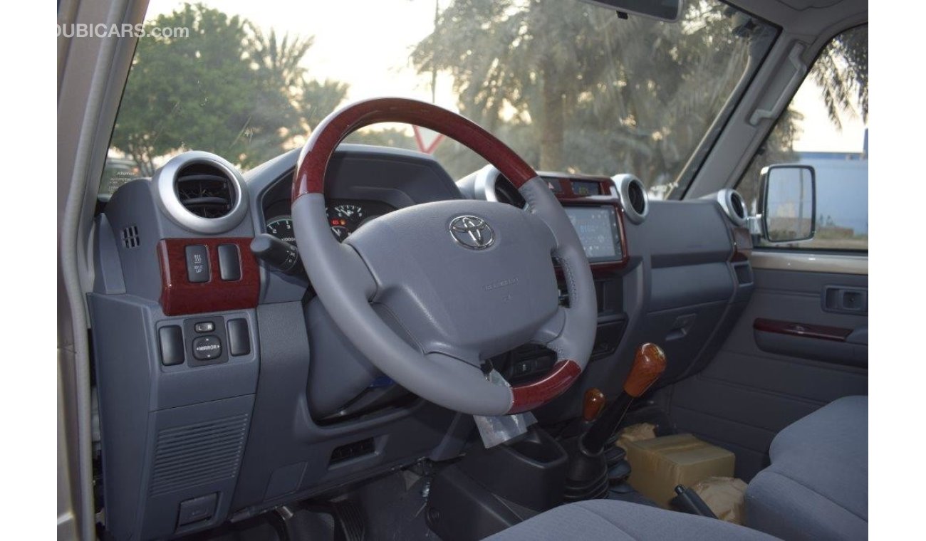 تويوتا لاند كروزر بيك آب 79 DOUBLE CAB LIMITED V8 4.5L TURBO DIESEL 6 SEAT MANUAL TRANSMISSION