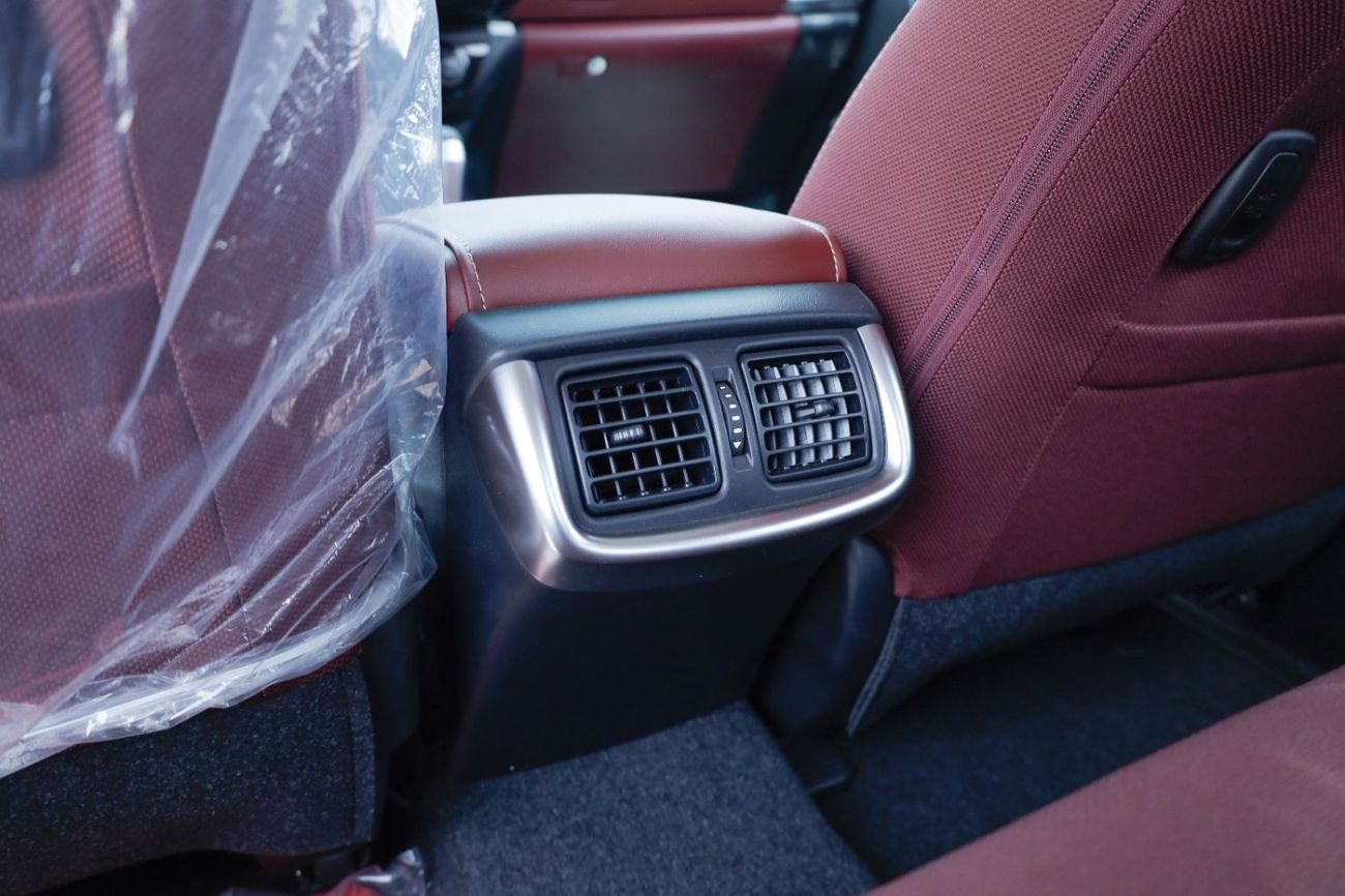 Toyota Hilux HILUX SR5 2.7L  AT  WITH PUSH START 2025/2025