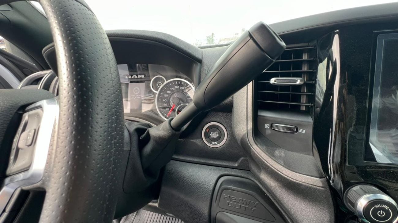 RAM 5500 EXPORT ONLY - Ram 5500 Regular Chassis Cab 4x4 6.7L Cummins Diesel 8-Speed AT