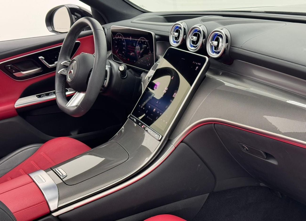 مرسيدس بنز GLC 200 2025 Mercedes-Benz GLC200 AMG 4MATIC Coupe, 2030 Mercedes Warranty and Service Pack, GCC