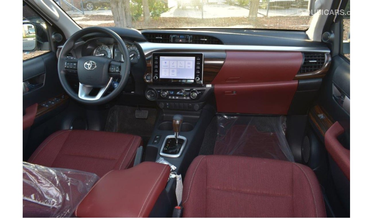 Toyota Hilux Double Cabin Pickup VX V6 4.0L Petrol AT