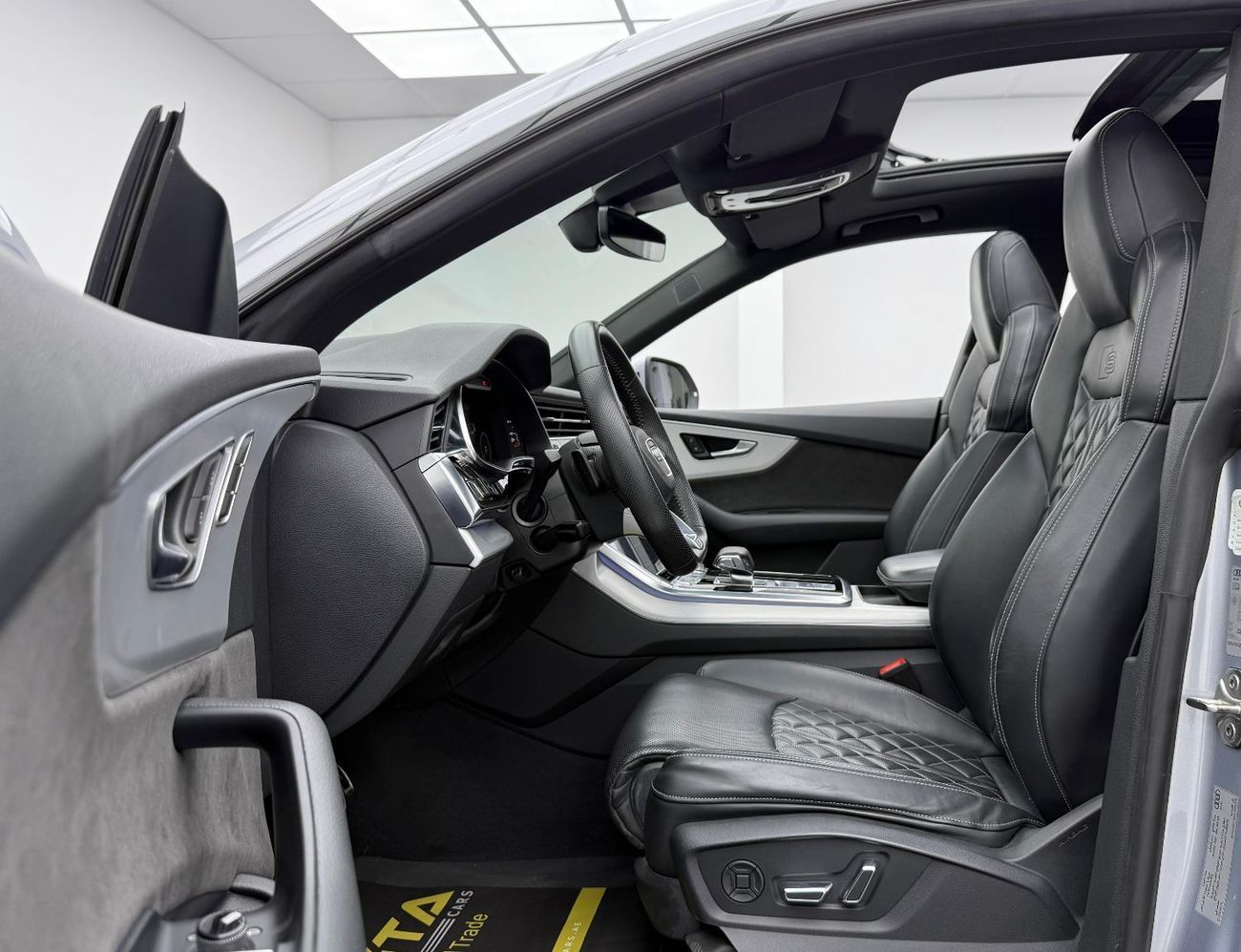 Audi Q8 55 TFSI quattro S-Line 3.0L (340 HP) 2019 Audi Q8 55 TFSI Quattro S-Line, Full Service History, Exce