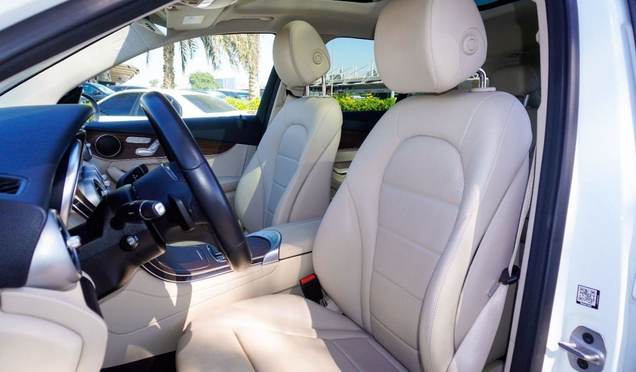 مرسيدس بنز GLC 300 4MATIC 2.0L Mercedes GLC300 AMG  OFFER PRICE 2022 FULLY LOADED