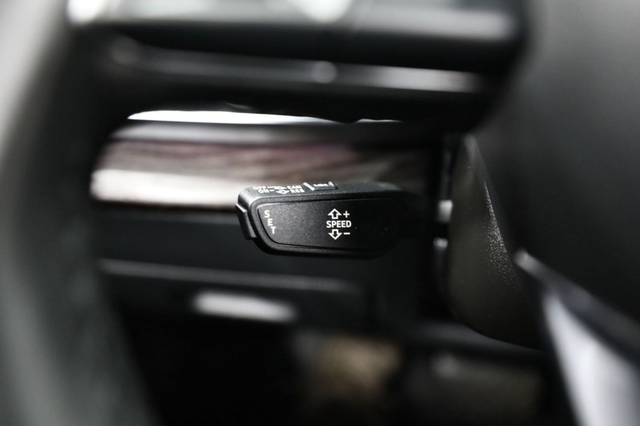 أودي Q8 55 TFSI quattro 3.0L SUV GCC | Audi Q8 55 TFSI quattro | 3,250 AED monthly | Free Registration | 3 Y