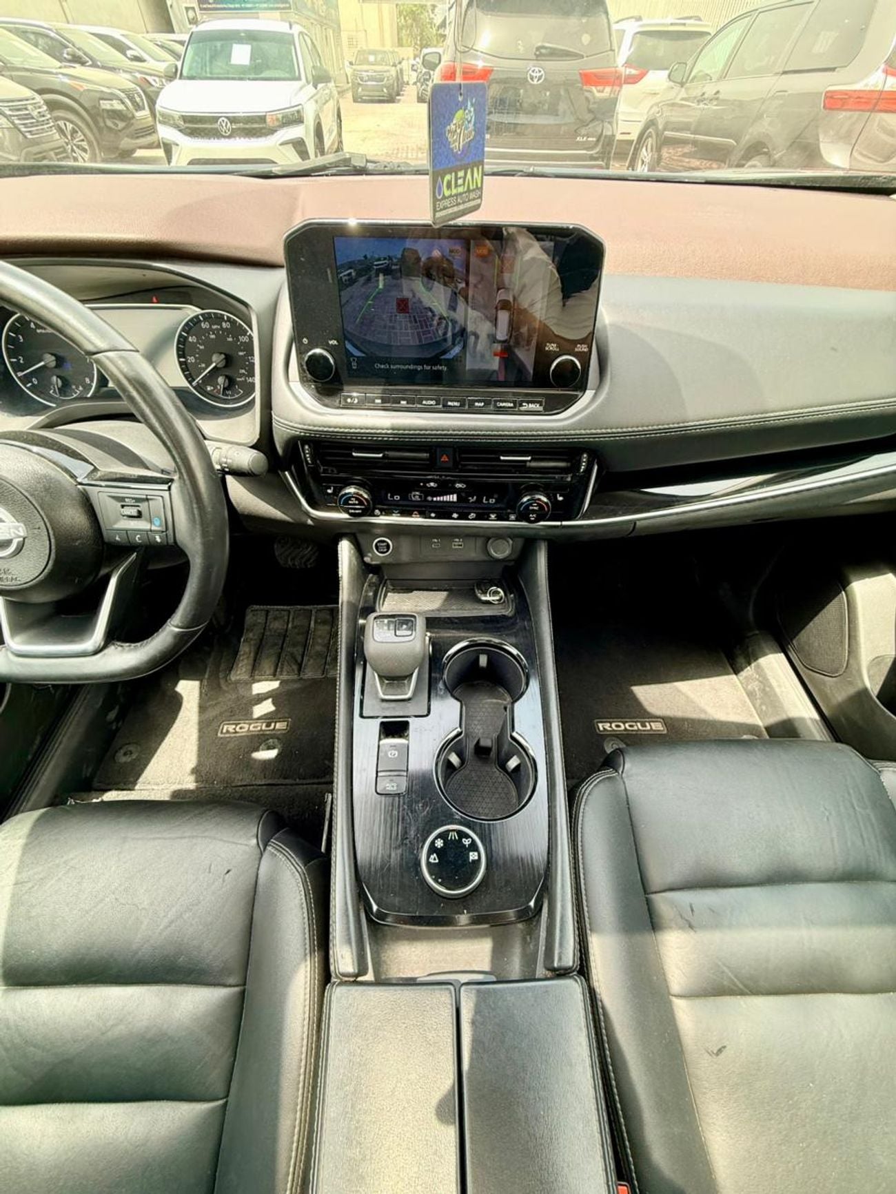 Nissan Rogue PLATINUM (NON GCC) 2023 Nissan Rogue SL Black Full Option  360 cam 4x4 5 leather seats Panorama roof